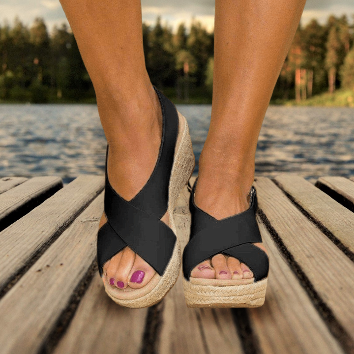 Sandales femmes confortables. Design ergonomique, lanières réglables.  Semelle douce.  Style élégant.