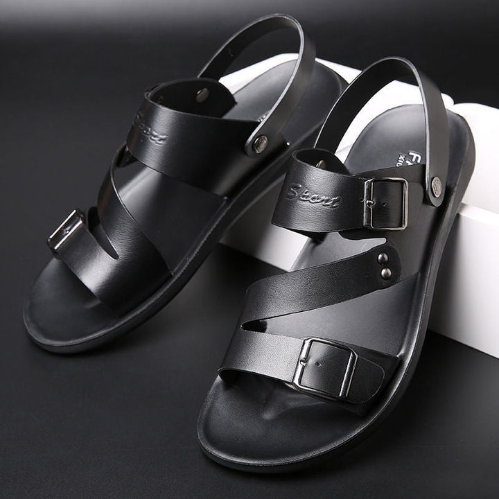 Sandales homme élégantes avec boucle raffinée, confort premium, style estival, parfaites pour sorties décontractées.