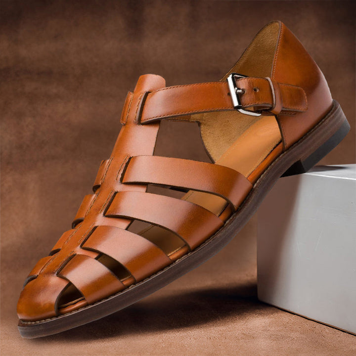 Sandales homme en cuir, style élégant et confortable.  Modèle à plusieurs lanières.