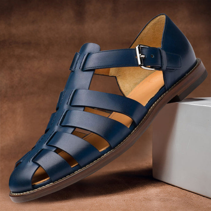 Sandales homme en cuir, style élégant et confortable.  Modèle à plusieurs lanières.