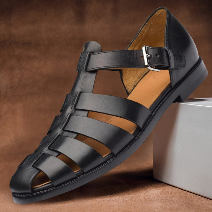 Sandales homme en cuir, style élégant et confortable.  Modèle à plusieurs lanières.