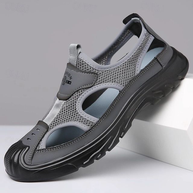 Sandales homme été : confortables et respirantes.  Modèle léger avec semelle adhérente.