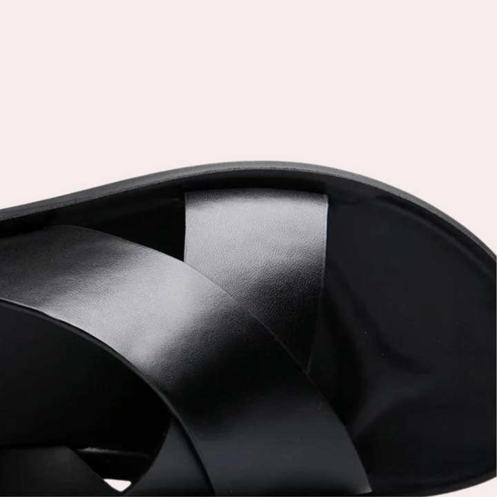 Sandales homme été en cuir. Design élégant et confortable, lanières croisées.  Idéales pour l'été.