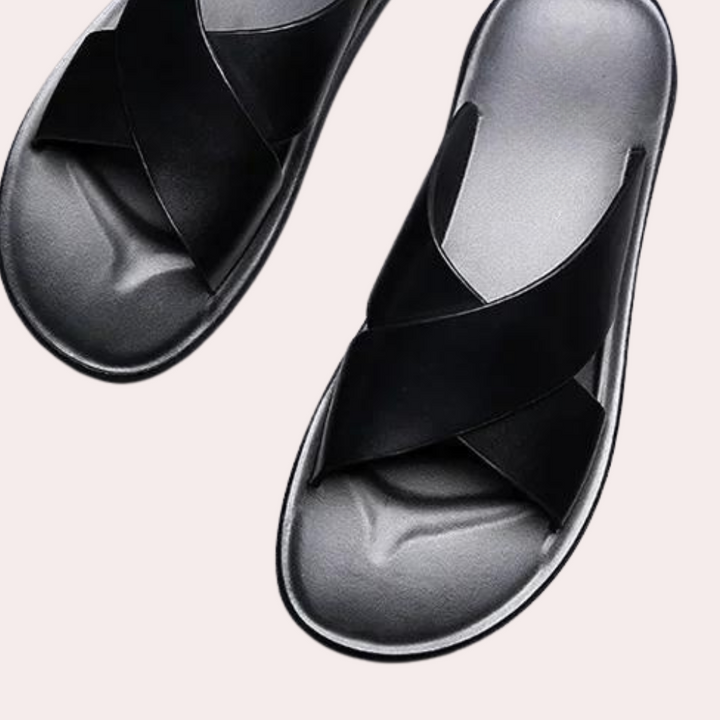 Sandales homme été en cuir. Design élégant et confortable, lanières croisées.  Idéales pour l'été.