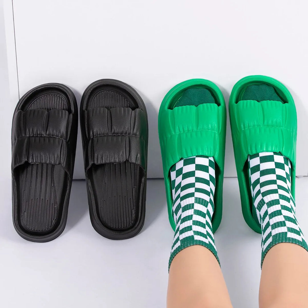 Sandales nuages antidérapantes, confortables et légères, idéales pour la détente estivale, intérieur et extérieur.