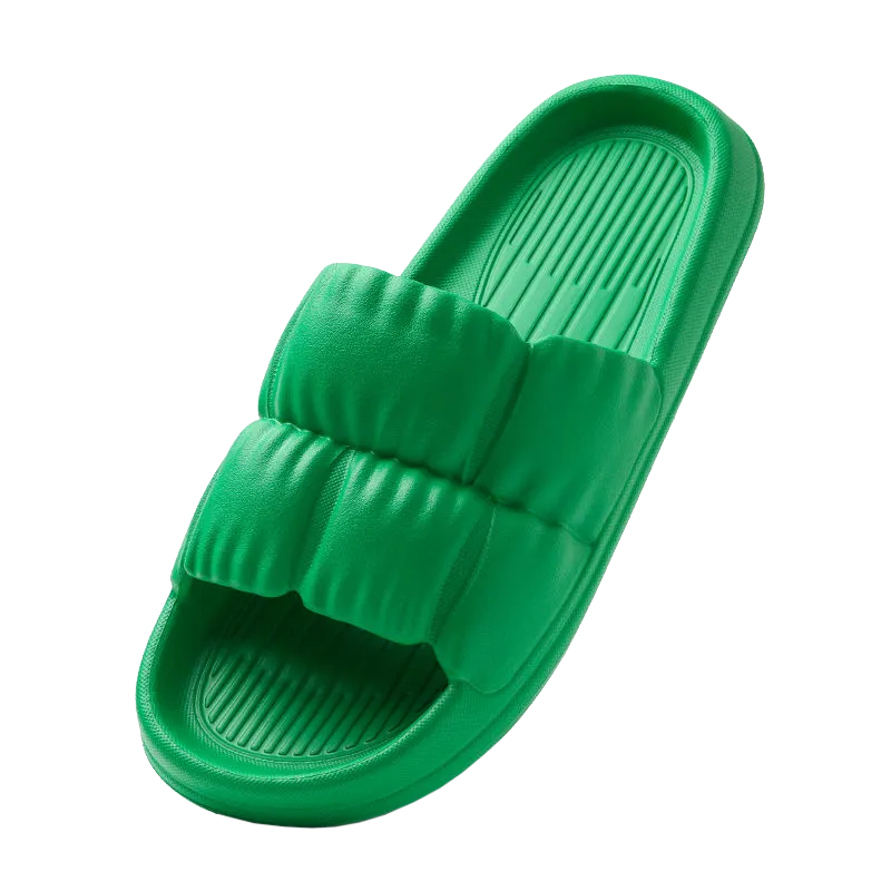 Sandales à plateforme nuages, légères et confortables, design moderne unisexe pour une détente estivale.
