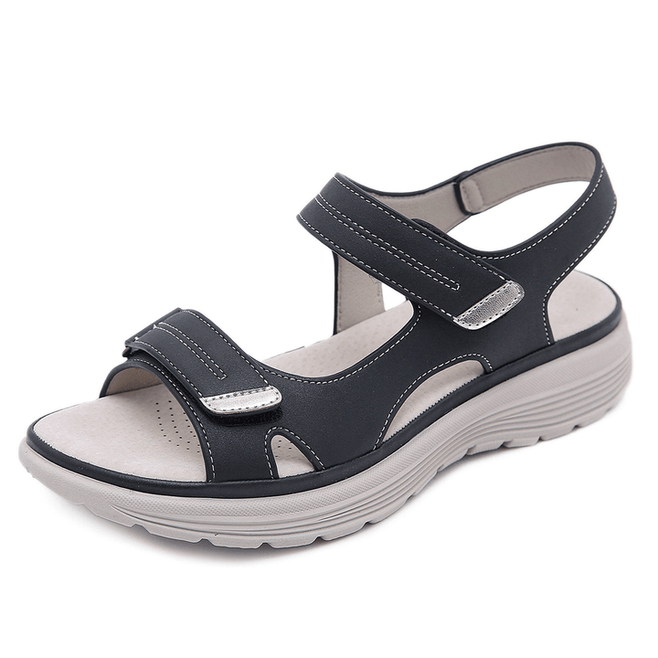 Vue latérale des sandales orthopédiques femme, avec semelle ergonomique et soutien optimal pour le confort estival.
