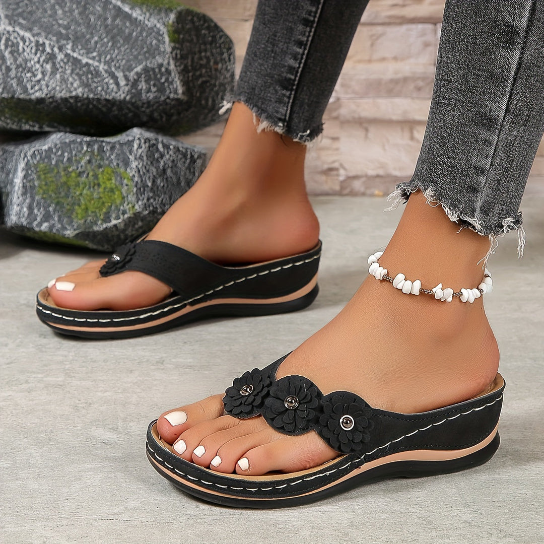 Sandales femme orthopédiques pour un confort pied durable, soutien voûte et un style élégant en été.