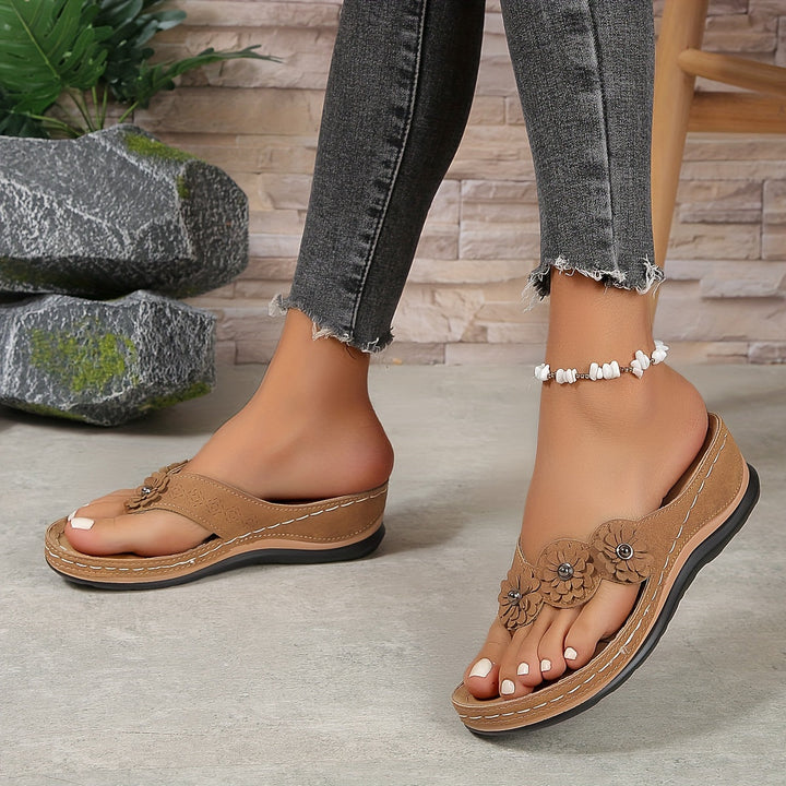 Nouveauté sandales femme, design élégant et soutien orthopédique pour un bien-être quotidien.