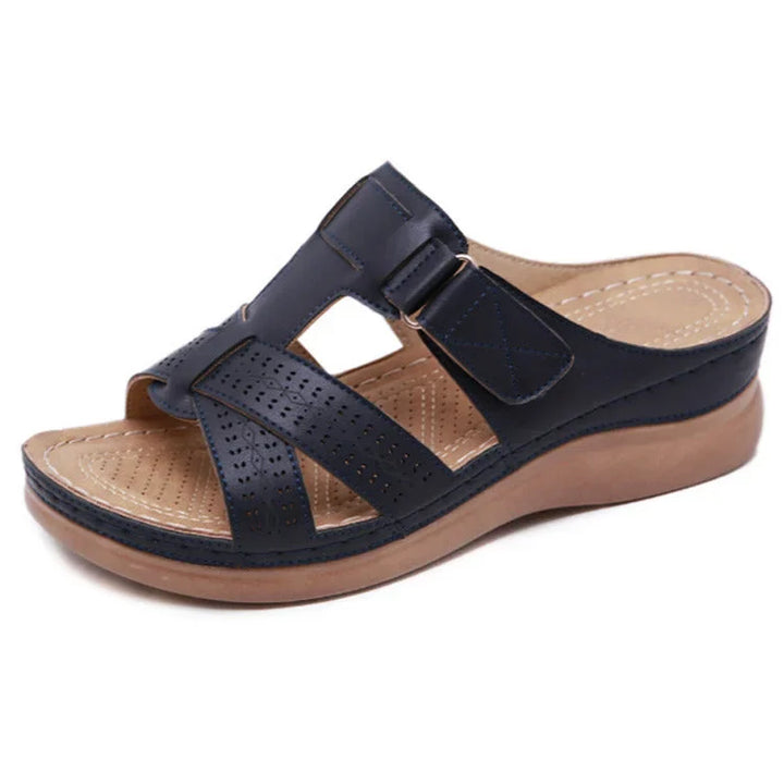 Sandales orthopédiques élégantes pour femmes, offrant confort et soutien triple arche. Idéales pour l'été et la posture.