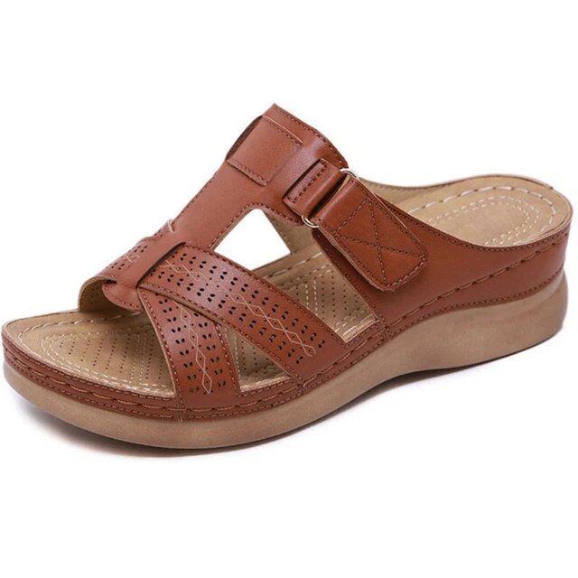 "Sandales orthopédiques ComfortWave en bleu, offrant soutien plantaire et confort optimal pour une meilleure posture."