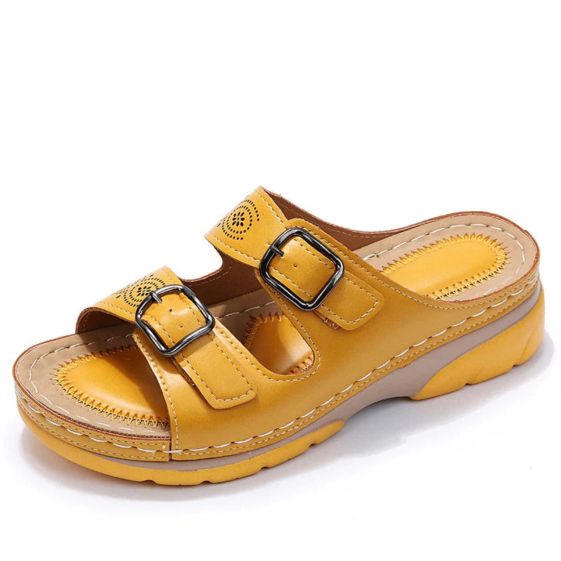 "Sandales orthopédiques en cuir pour femmes, élégantes et confortables, soutien plantaires, vue de près, couleur tendance"