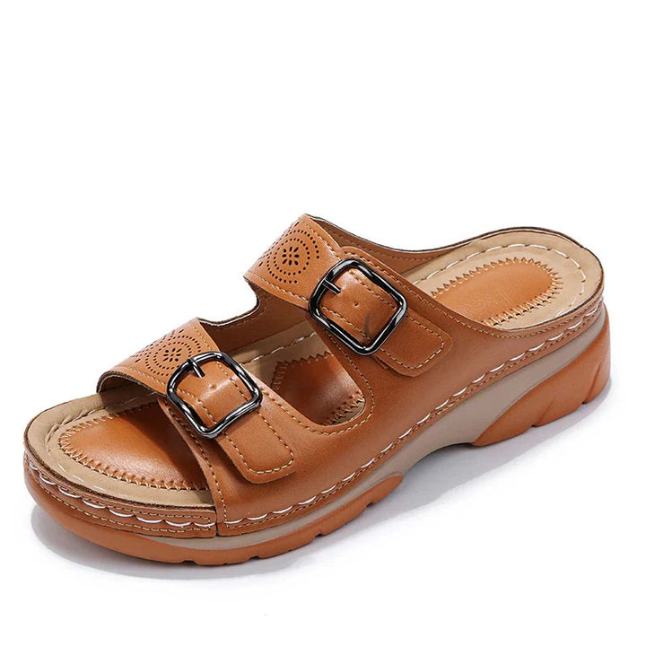 "Sandales orthopédiques en cuir pour femmes, élégantes et confortables, soutien plantaires, vue de près, couleur tendance"