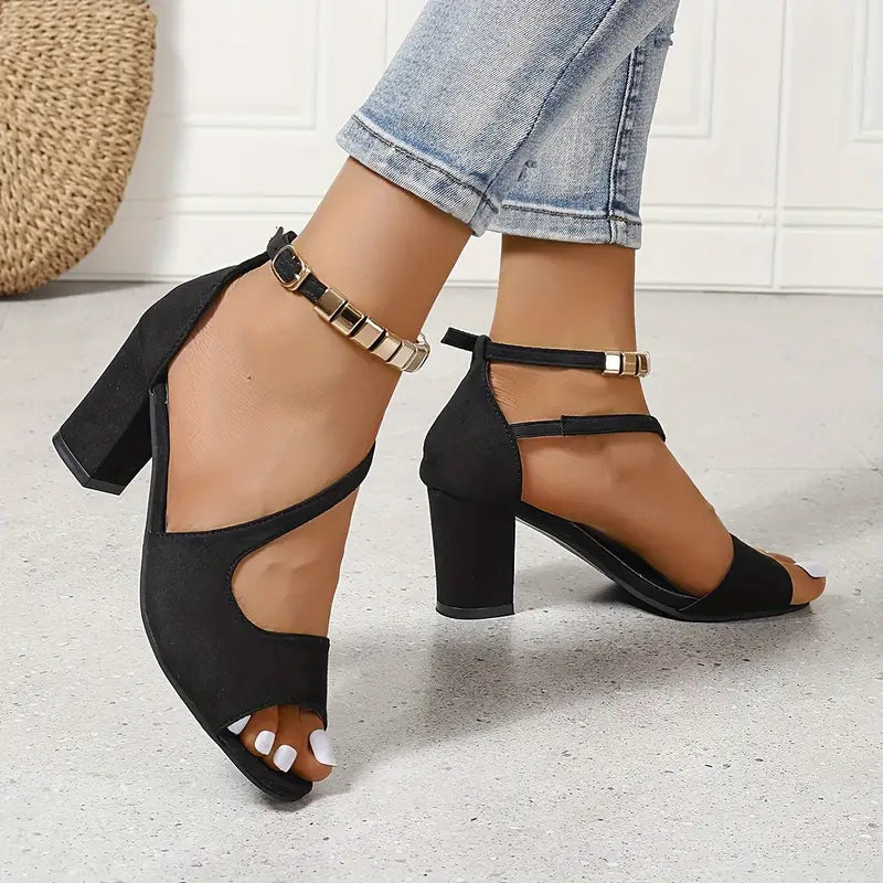 "Sandales orthopédiques femme, confortables, talon réglable, design élégant et semelle ergonomique pour soutien optimal."