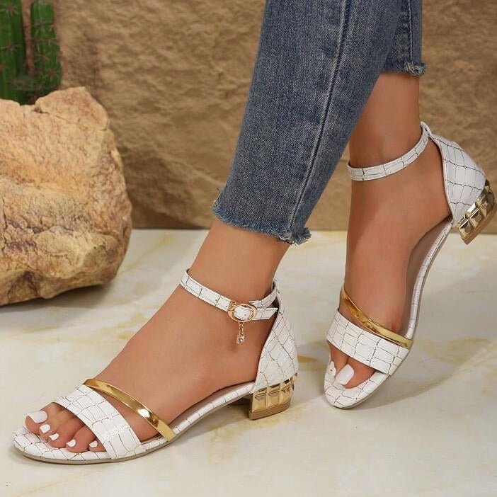 "Sandales orthopédiques femme élégantes, beige, avec semelle ergonomique et bride réglable pour confort estival."