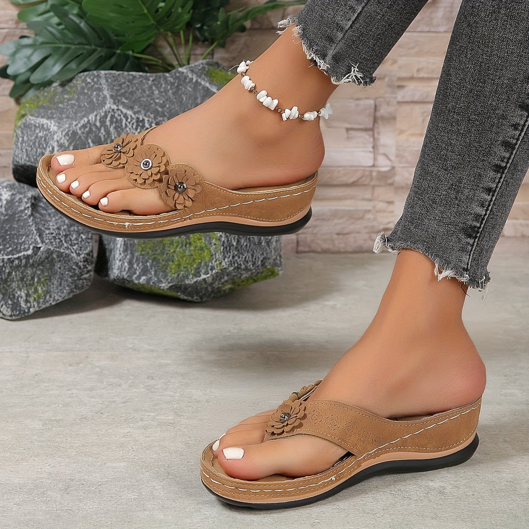 Sandales orthopédiques femmes, confort et style.  Soutien optimal de la voûte plantaire.  Design élégant.