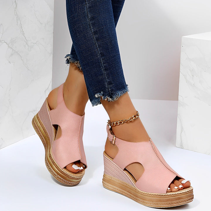 "Sandales orthopédiques Rosalie noires, design élégant et ergonomique, semelle souple, confort quotidien pour femmes."