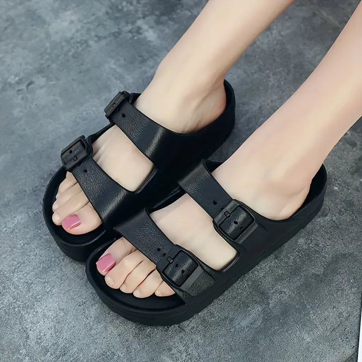 Sandales à plateforme femme, modèle tendance pour l'été, offrant un soutien de voûte plantaire avancé.