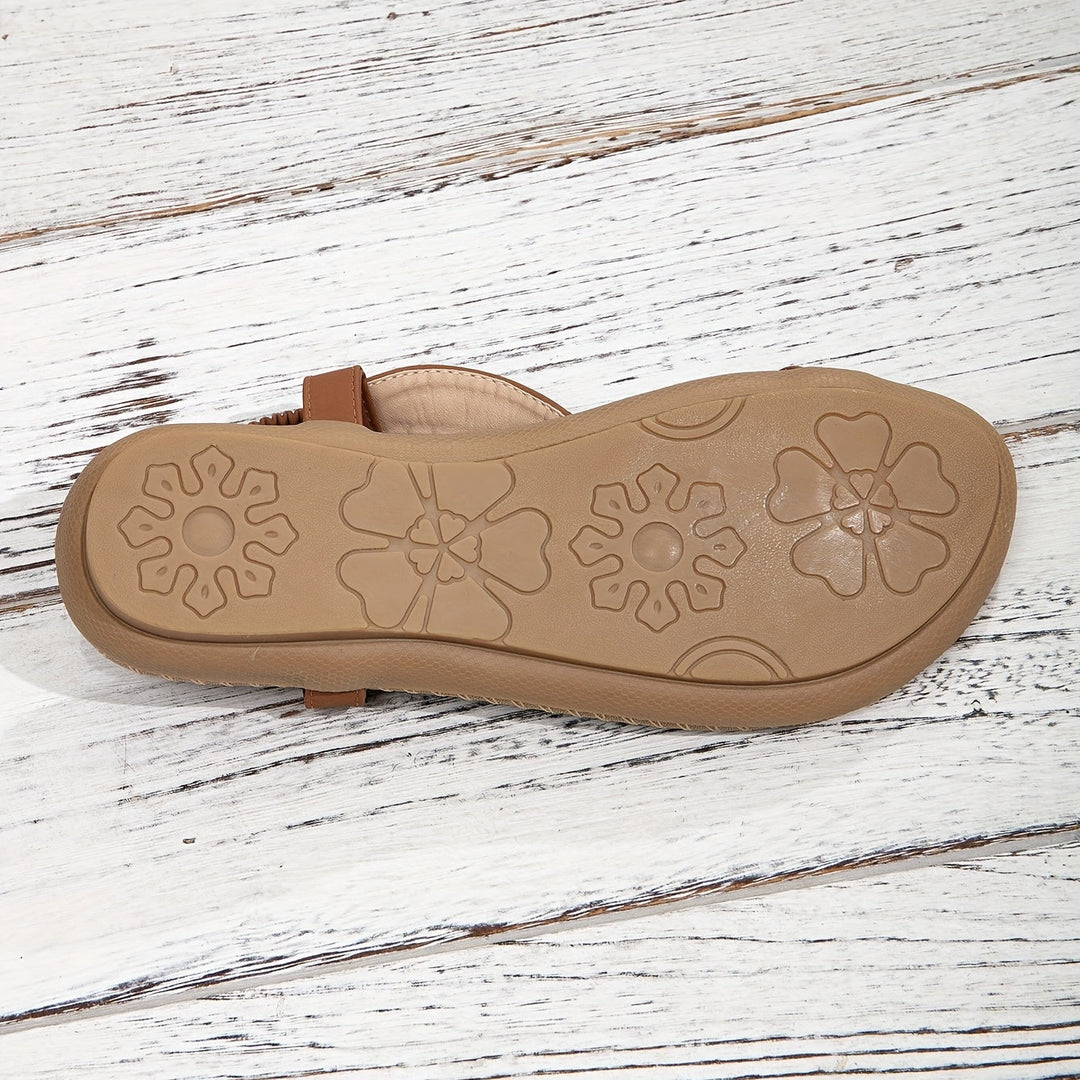 Sandales tongs bohèmes pour femme, fleurs perlées, élastiques, semelle souple, idéal été, look décontracté et chic.