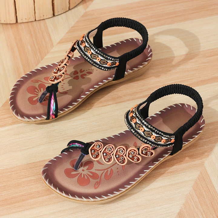 Sandales tongs bohèmes pour femme, fleurs perlées, élastiques, semelle souple, idéal été, look décontracté et chic.