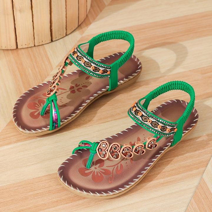Sandales tongs bohèmes pour femme, fleurs perlées, élastiques, semelle souple, idéal été, look décontracté et chic.