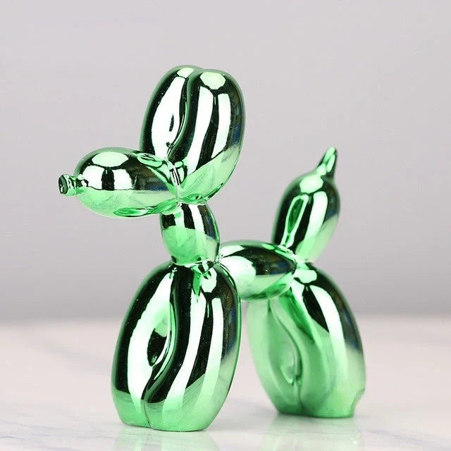 "Sculpture animale en ballon, design moderne, surface brillante, décoration intérieure élégante et amusante."