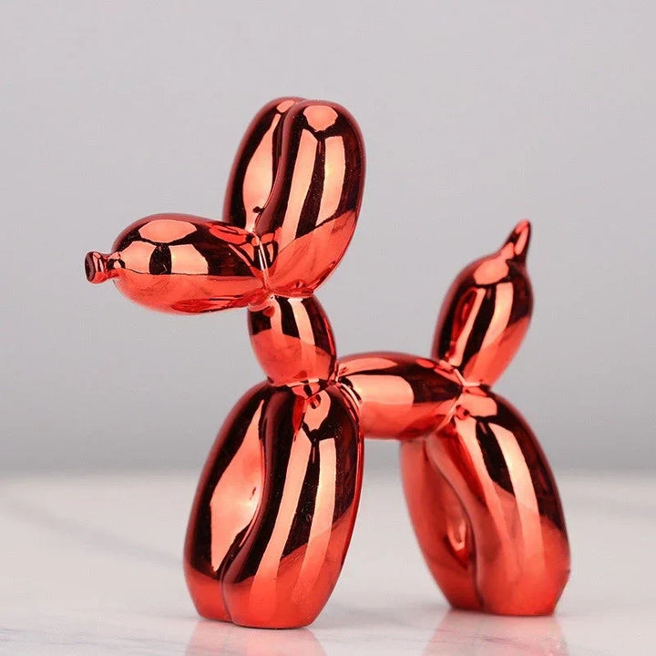 "Sculpture animale en ballon, design moderne, surface brillante, décoration intérieure élégante et amusante."