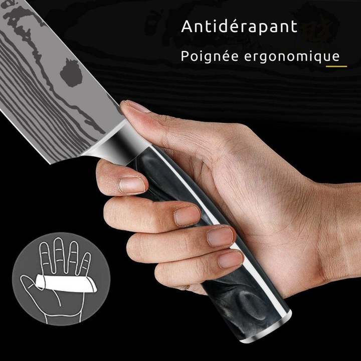 Set de 10 couteaux acier carbone.  Design élégant, lames précises, poignées ergonomiques.  Coffret cadeau inclus.