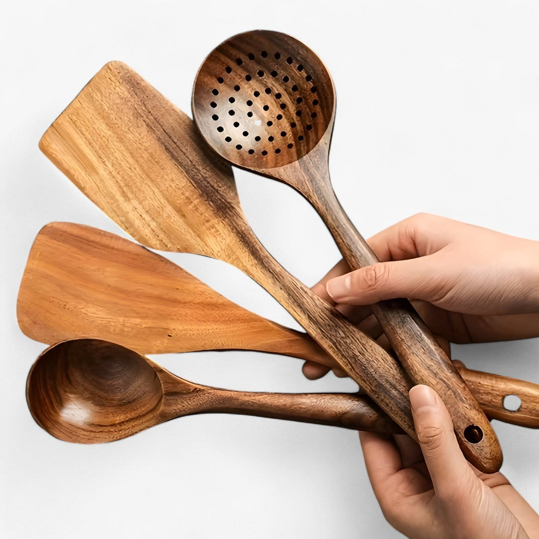 "Set d'ustensiles cuisine en bois naturel, 11 pièces, élégant et durable, résistant à la chaleur, pour usage quotidien."
