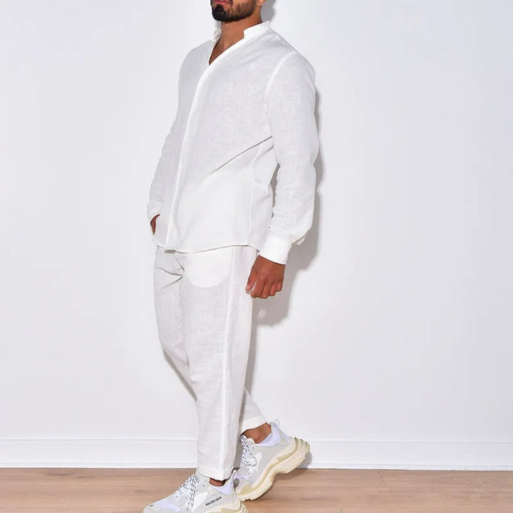 "Set en lin pour homme, élégance estivale, design chic et moderne, offrant confort et style pour journées ensoleillées."