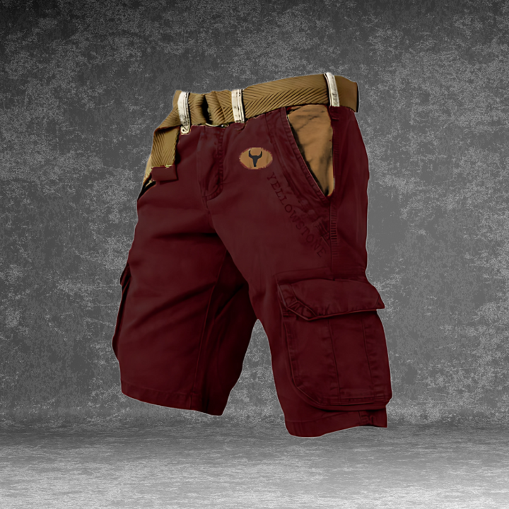 Détail de la texture d'un short cargo homme robuste, idéal pour les explorations urbaines et la nature.