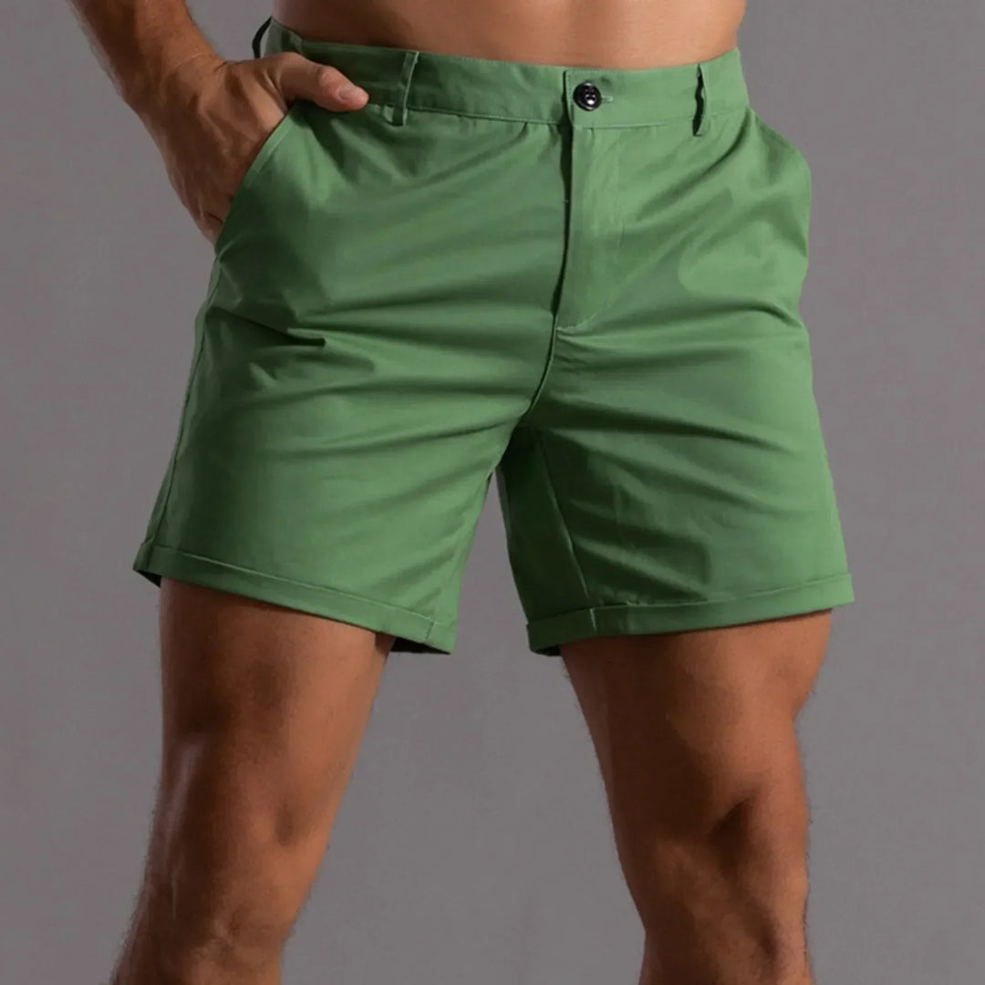 Short homme décontracté pour un confort estival ultime. Parfait pour la plage et les loisirs masculins.