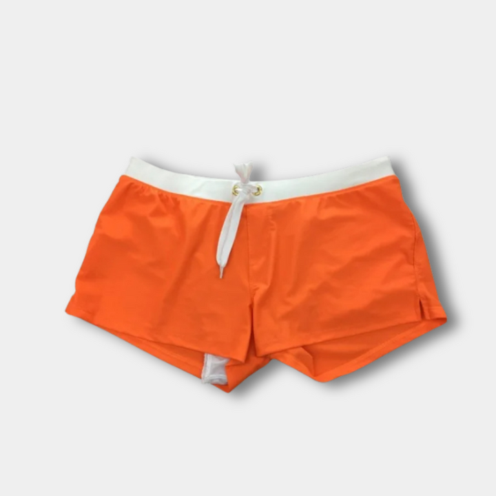 Short de bain homme ajusté, taille contrastée. Coupe élégante et confortable.