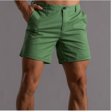 Short d'été confortable pour homme, léger et respirant, couleur sable, coupe décontractée pour un style estival polyvalent.