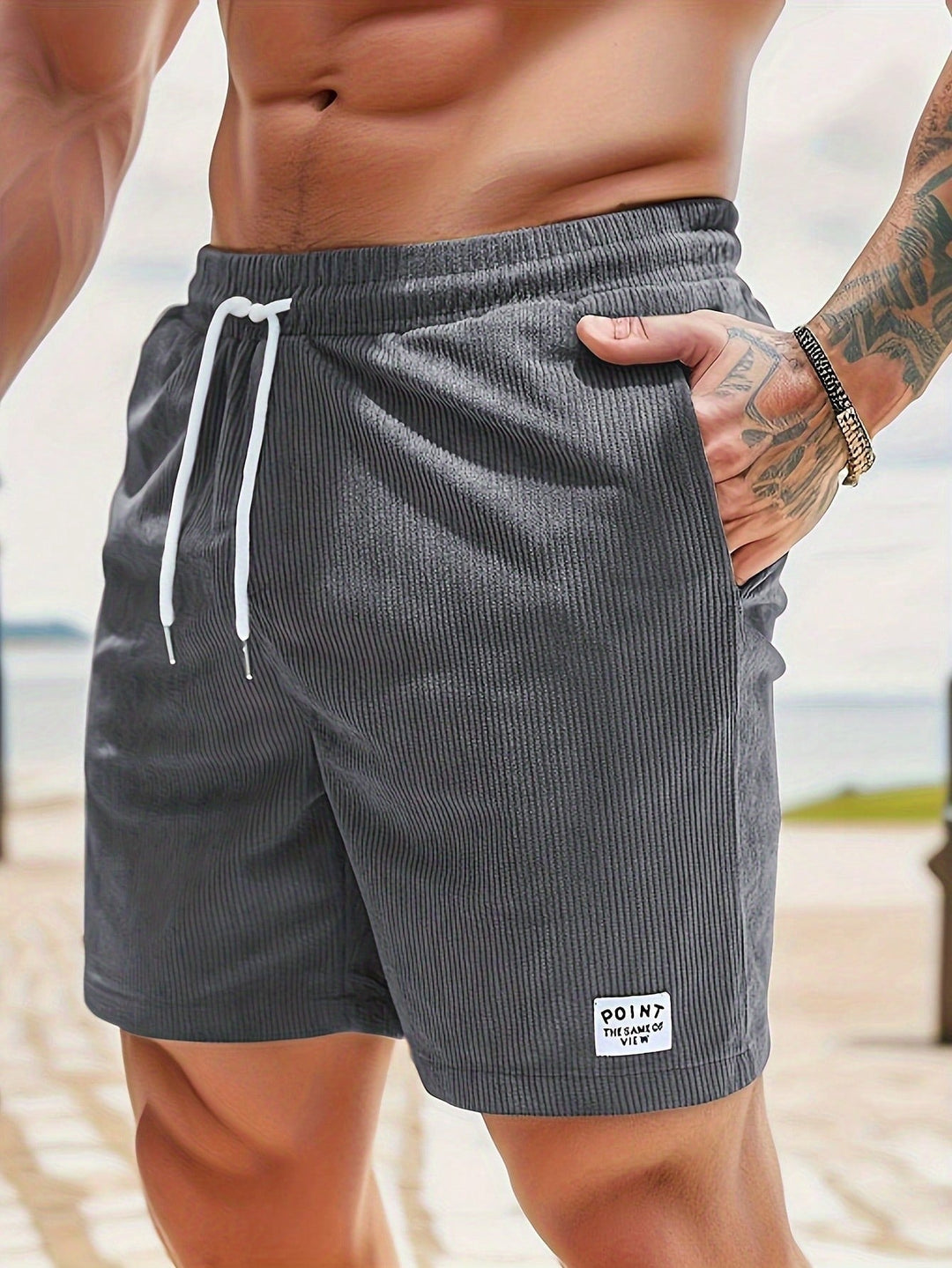 Short homme en velours côtelé bleu ciel, ultra confortable et stretch, pour activités de loisirs d'été.