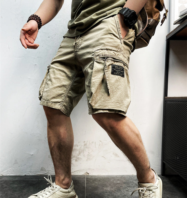 "Shorts cargo homme confortables, poches multiples, design décontracté pour style urbain et aventure extérieur."