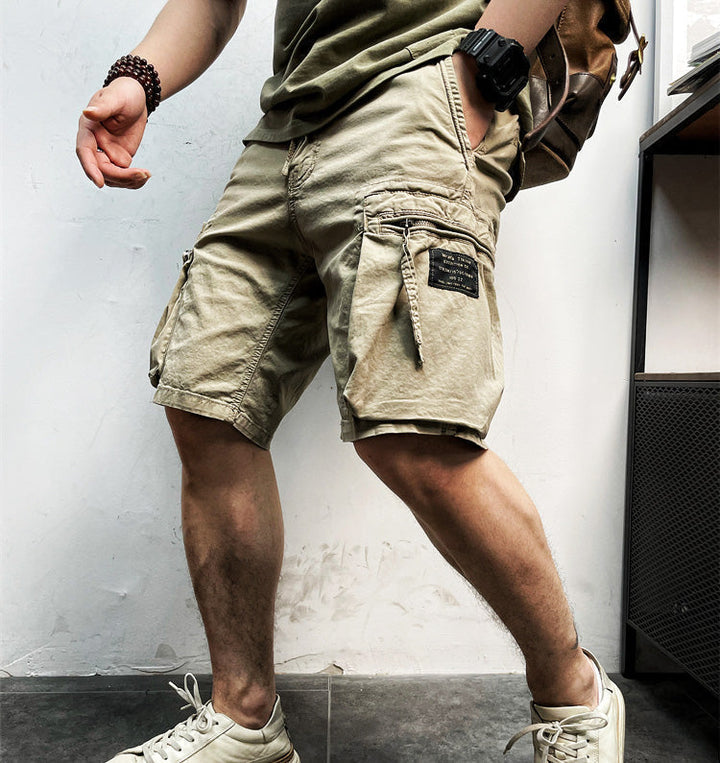 "Shorts cargo homme confortables, poches multiples, design décontracté pour style urbain et aventure extérieur."