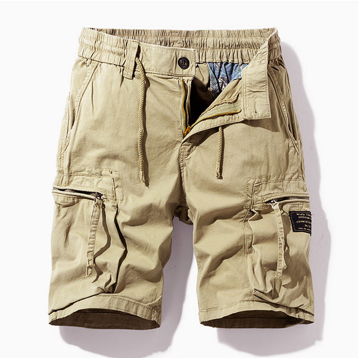 "Shorts cargo homme confortables, poches multiples, design décontracté pour style urbain et aventure extérieur."