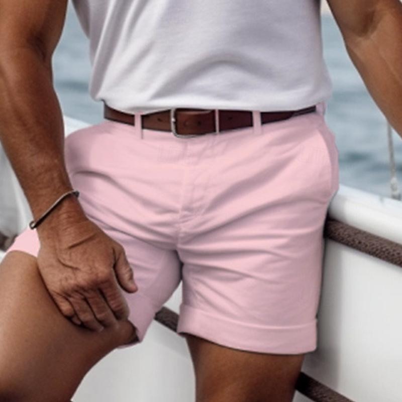 "Shorts d'été légers en blanc, tissu respirant, confortables pour hommes, style épuré pour une tenue estivale élégante."