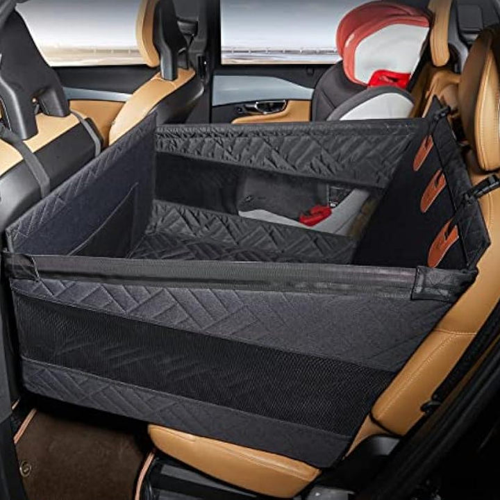 Siège auto chien: confort & sécurité. Harnais intégré, rembourrage doux, ventilation optimale. Voyage serein pour votre anima