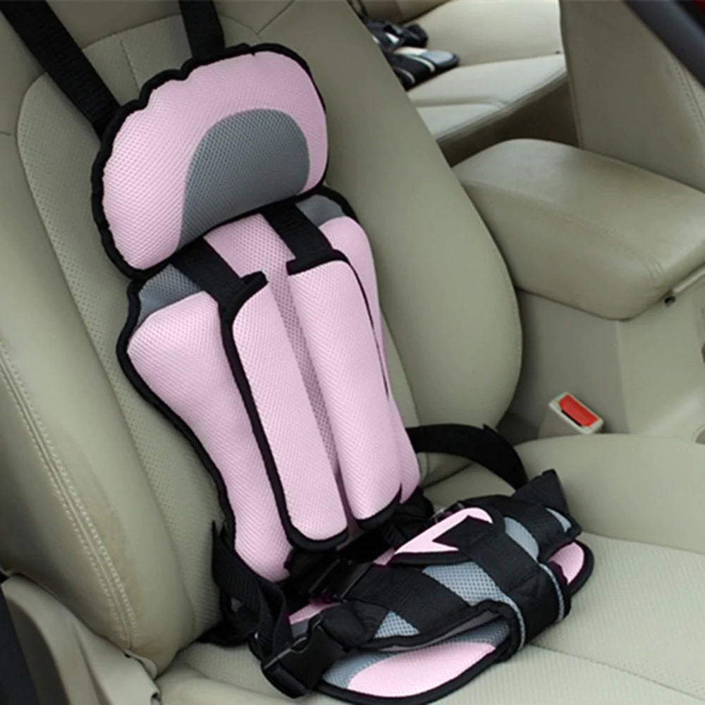 Siège auto enfant léger, sécurisé, ajustable. Confort optimal pour les voyages.
