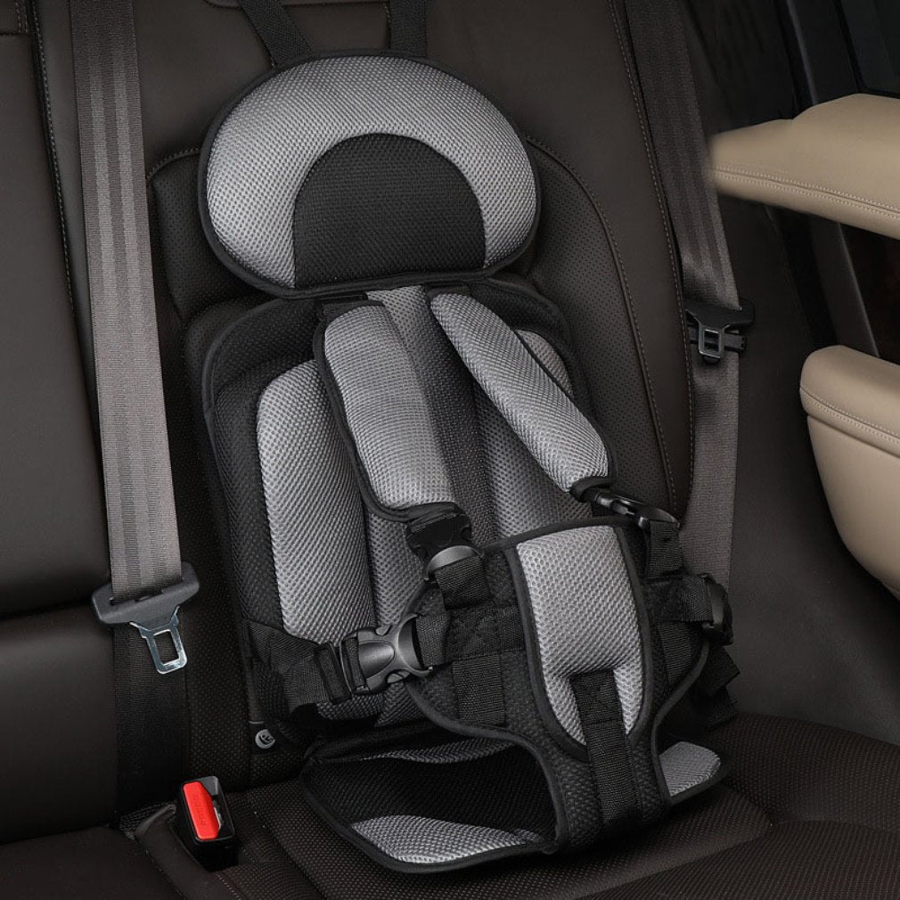 Siège auto enfant léger, sécurisé, ajustable. Confort optimal pour les voyages.