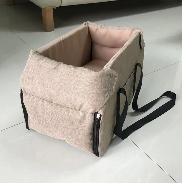 Siège auto rembourré pour chien, confortable et sécuritaire.  Voyage en toute sécurité pour votre animal.