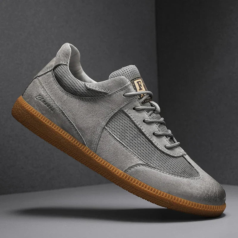 "Sneakers en cuir italien pour homme, élégantes, semelle antidérapante, couleur marron, confort quotidien."