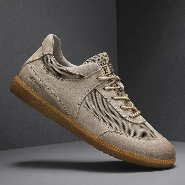 "Sneakers en cuir italien pour homme, élégantes, semelle antidérapante, couleur marron, confort quotidien."