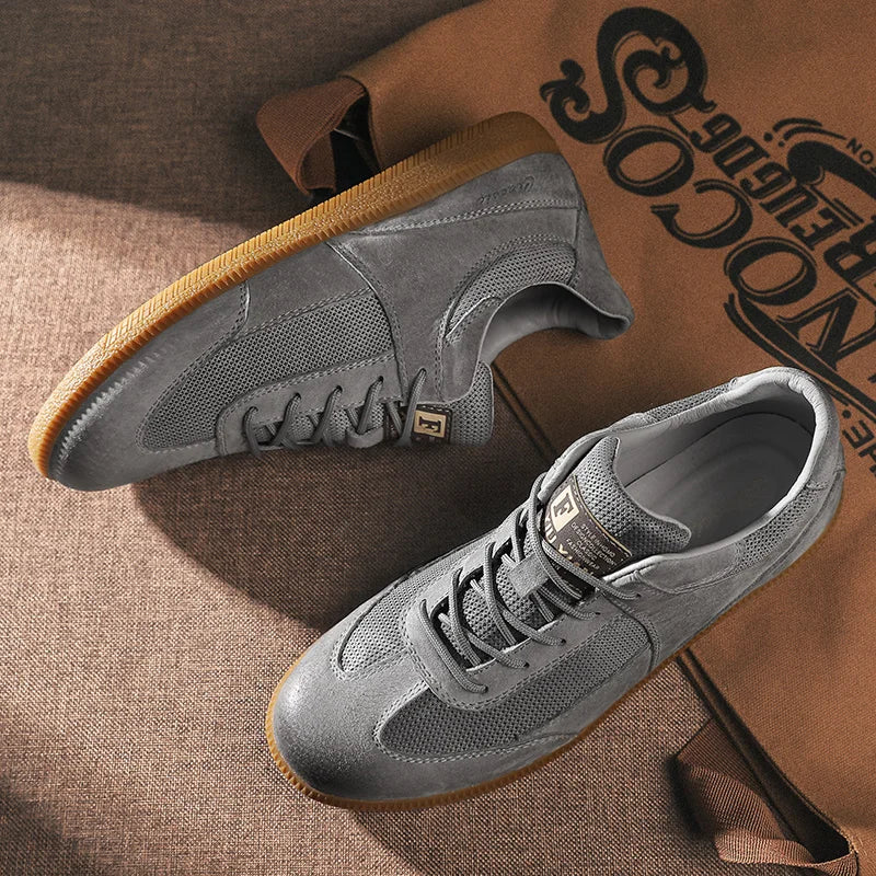"Sneakers en cuir italien pour homme, élégantes, semelle antidérapante, couleur marron, confort quotidien."