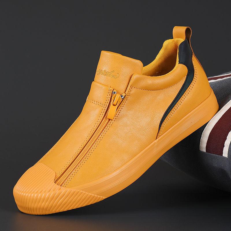 Sneakers hommes polyvalentes, profil latéral. Confortables et intemporelles pour un look décontracté ou habillé.