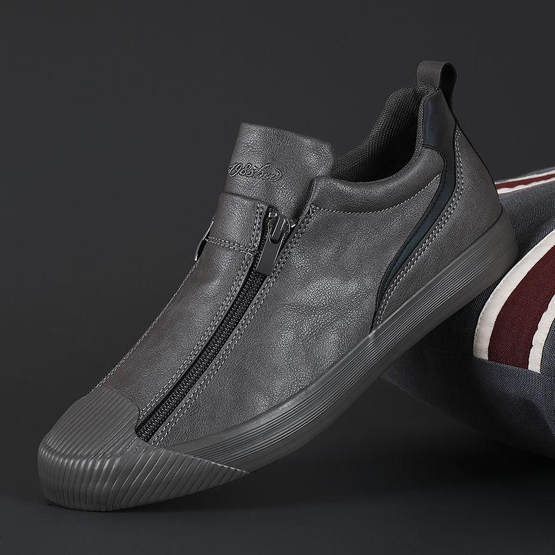 Semelle de sneakers homme, conçue pour un confort supérieur et une excellente marche. Chaussures élégantes et robustes.