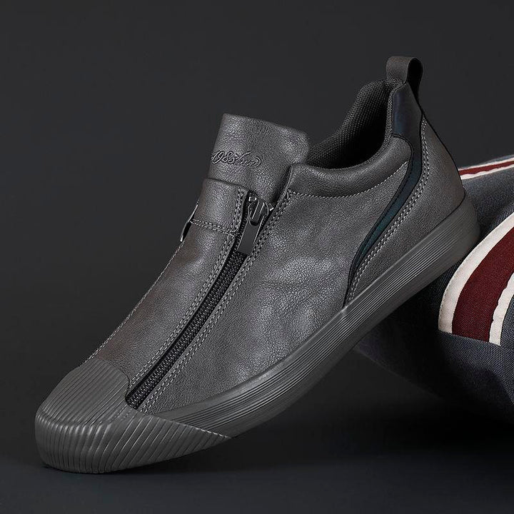 Semelle de sneakers homme, conçue pour un confort supérieur et une excellente marche. Chaussures élégantes et robustes.
