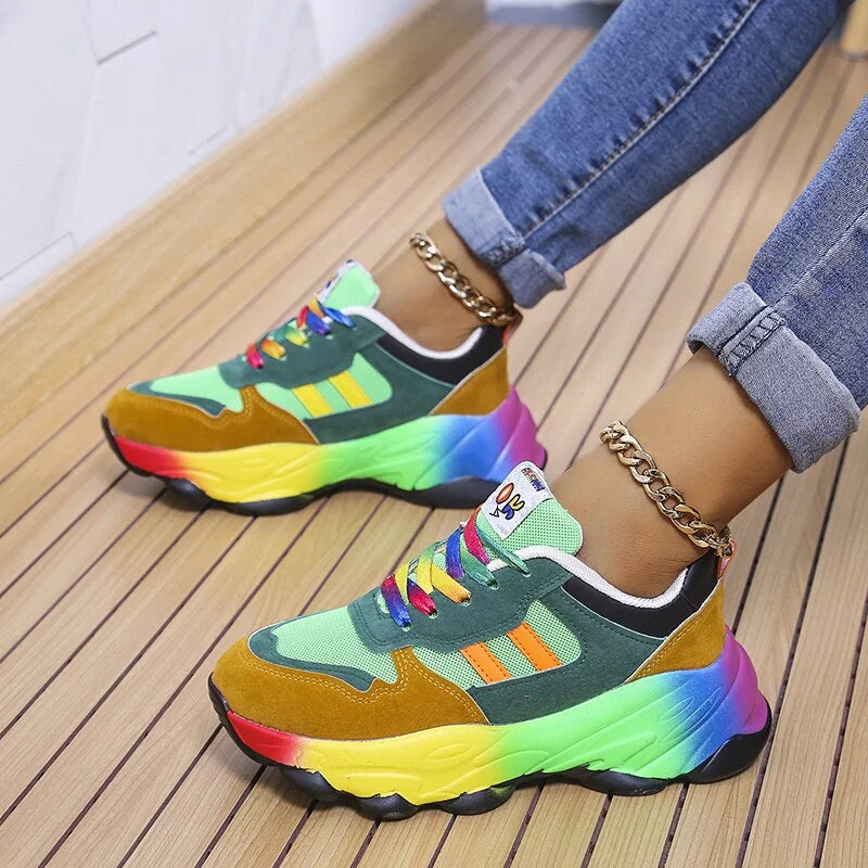Sneakers plateforme multicolores femme. Design tendance, confort orthopédique et semelle ergonomique.